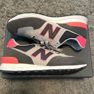 Women’s New Balance Classics
